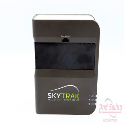 Average 8.0 SkyTrak Personal Launch Monitor w/Charging Cord